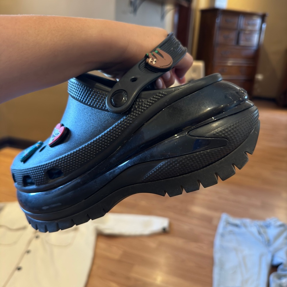 Mega Crush Clog black crocs